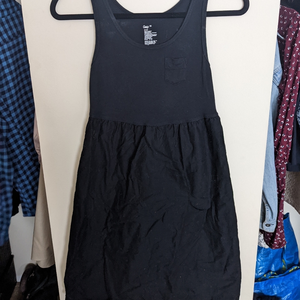 Black Gap Tee-Shirt Fit and Flare Dress (XS)